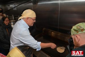PM Morrison makes ‘Roti’ at Officer Sikh Temple + announces $ 500,000 for security upgrades