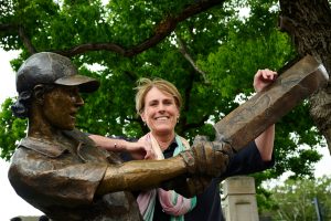 Belinda Clark’s Bronze statue at SCG breaks gender imbalance