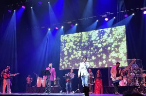 Hariharan sings for Melbourne with a cheering audience